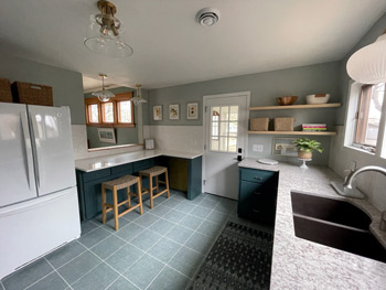 Photo of kitchen at Heron House