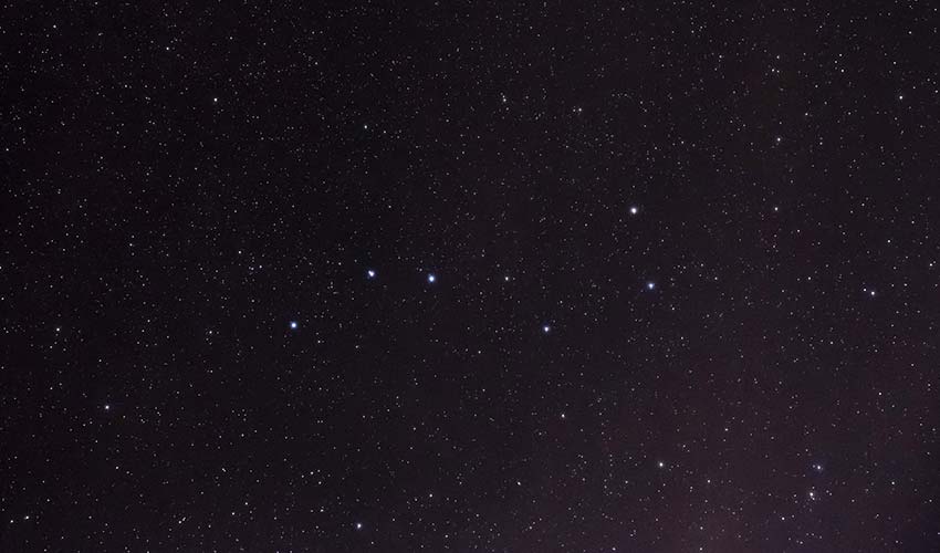 night sky photo of stars and the big dipper constellation